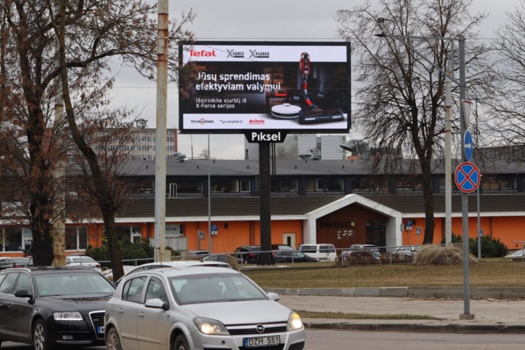 Vilnius, Kareivių gatvė – Miesto lauko LED ekranas